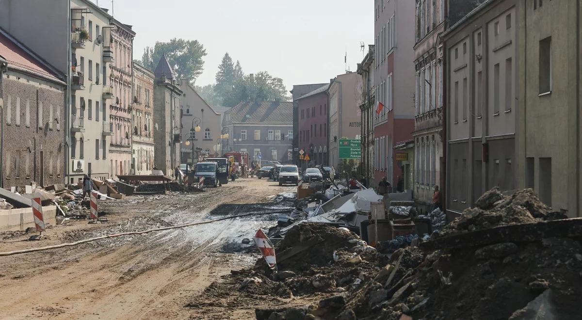 Odbudowa po powodzi przyspieszy wzrost gospodarczy. "Inwestycje będą rozłożone w czasie"