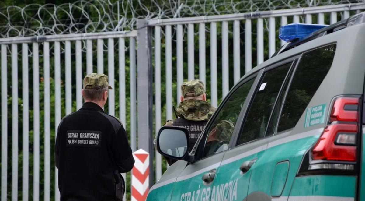 Migranci wciąż napierają na granicy z Białorusią. 90 prób nielegalnego wdarcia się do Polski