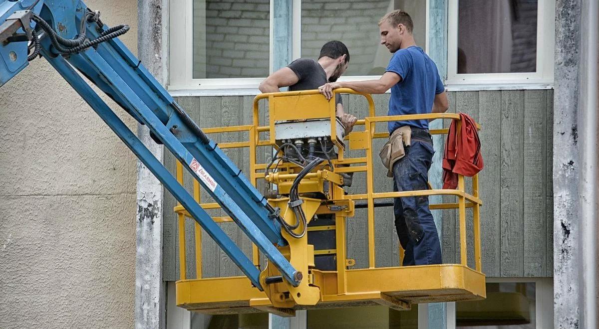 Pozytywny przełom na rynku pracy, ale deficyt pracowników może okazać się hamulcem rozwoju gospodarki