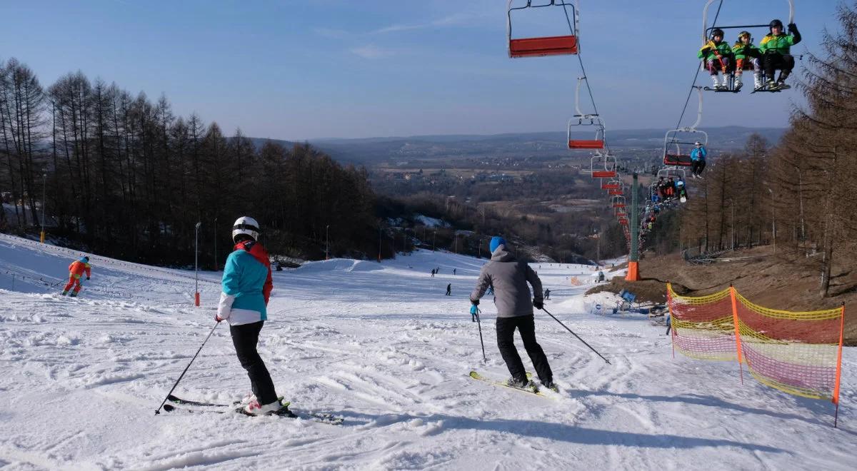 Rzecznik resortu zdrowia: w ferie zostańmy w domu, otwarcie stoków raczej dla miejscowych