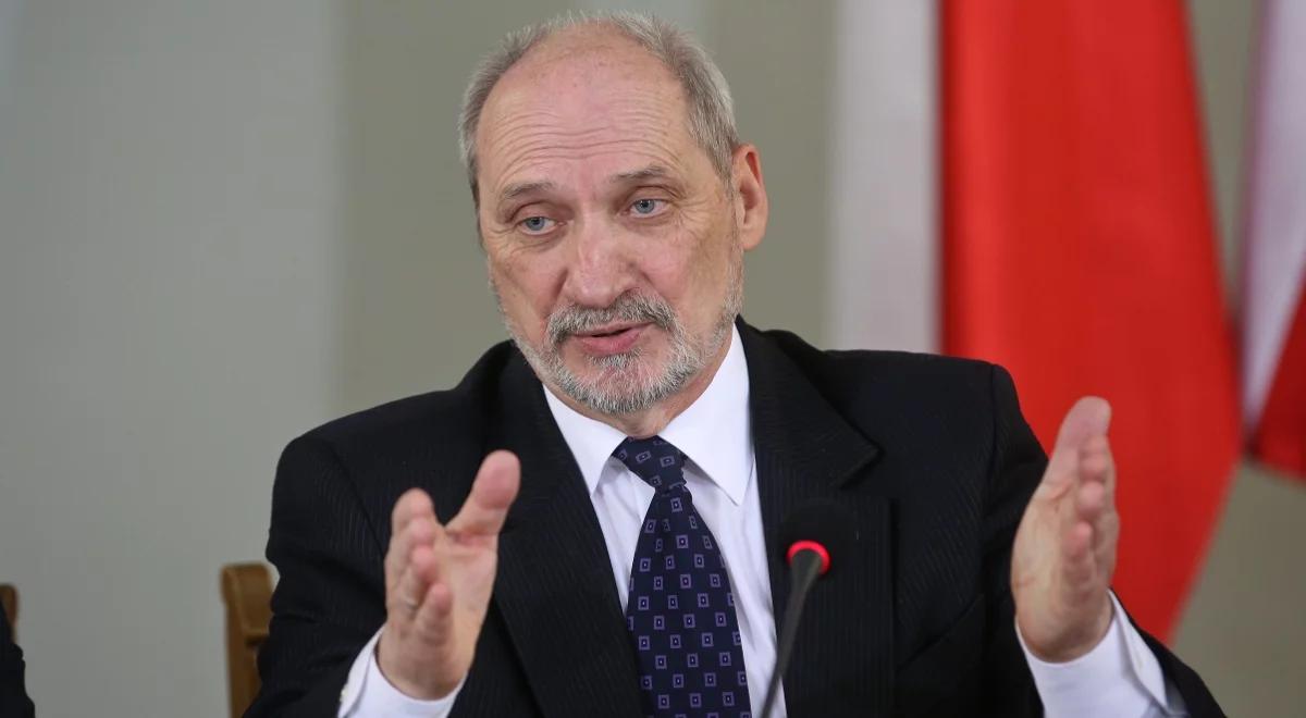 Raport z weryfikacji WSI.  Drugi raz umorzono śledztwo ws. Antoniego Macierewicza 