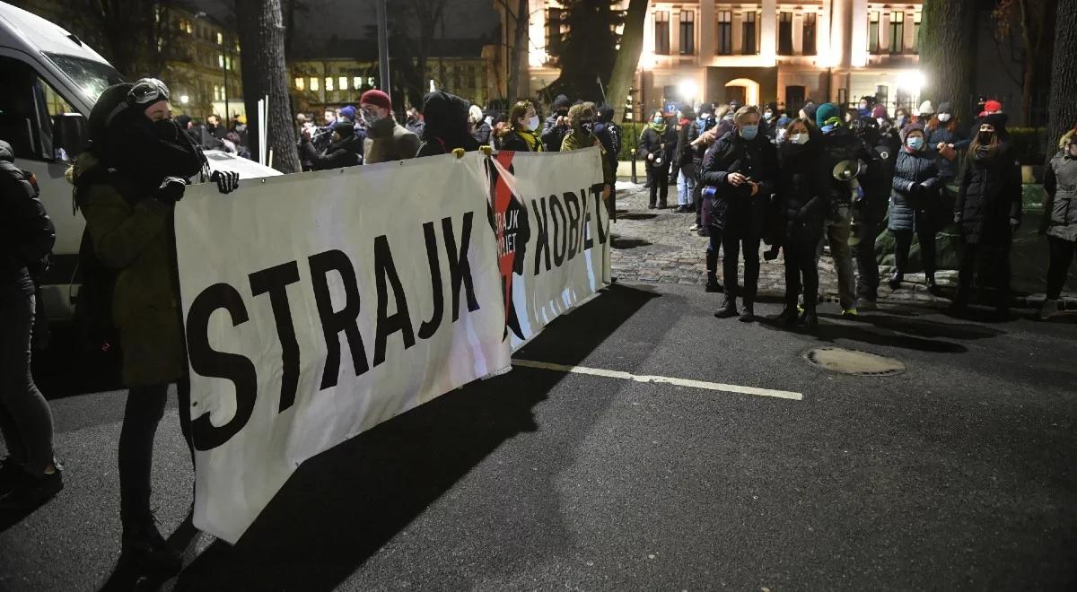 "Duża agresja i bardzo brzydki styl". Andrzej Potocki o protestach w Warszawie