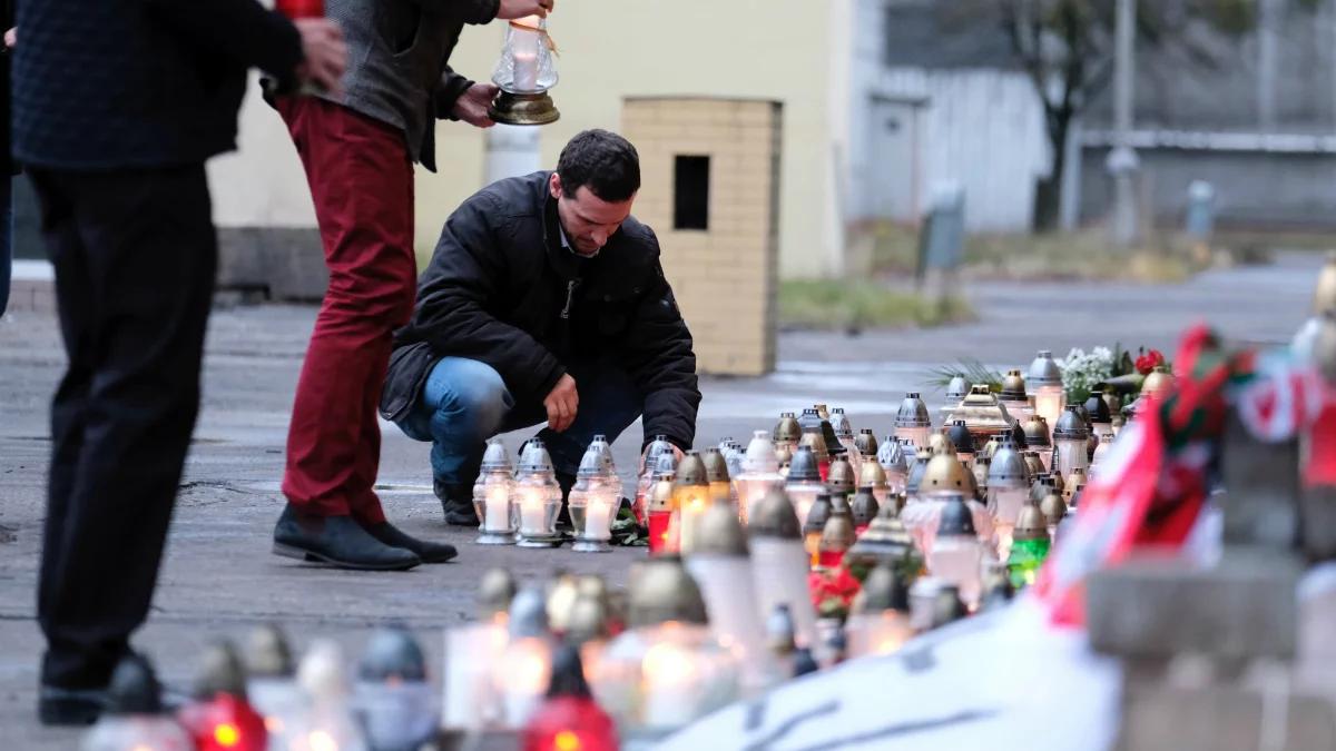 Karwina: Polacy i Czesi odwiedzają miejsce katastrofy. "Tyle możemy zrobić"