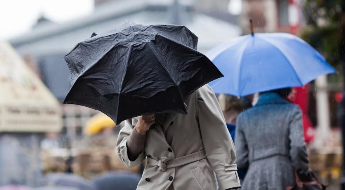 Prognoza pogody: pochmurna i mokra niedziela. Możliwe opady deszczu ze śniegiem