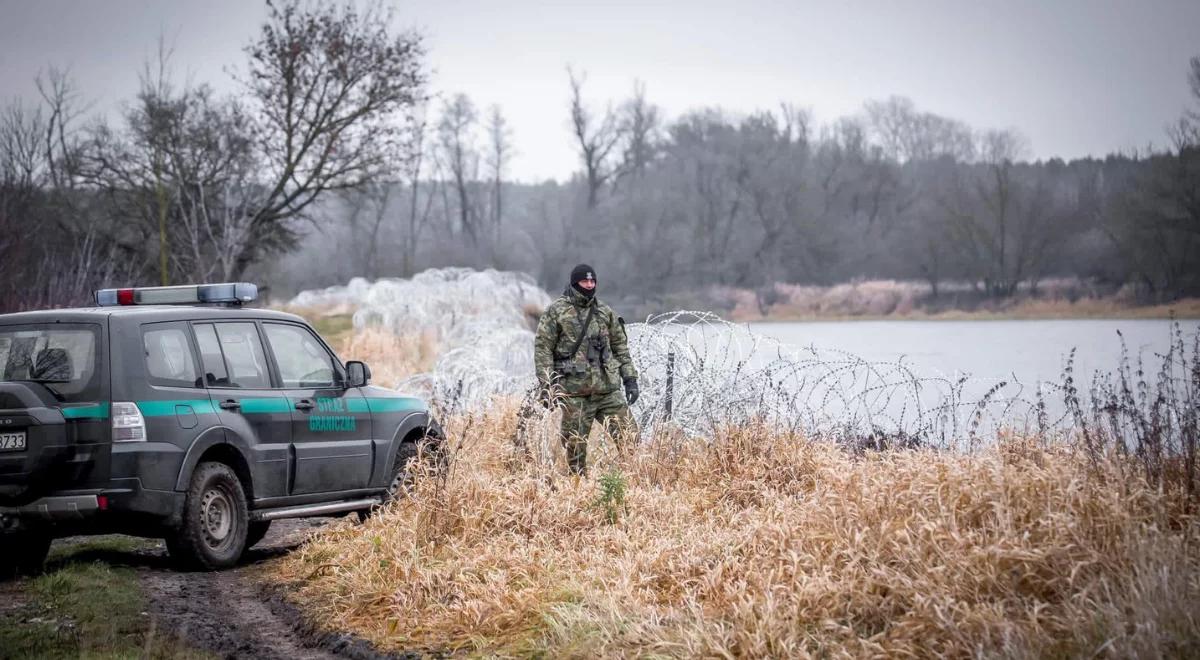 "W ruch poszły kłody drewna i kamienie".  Kolejne agresywne próby forsowania granicy