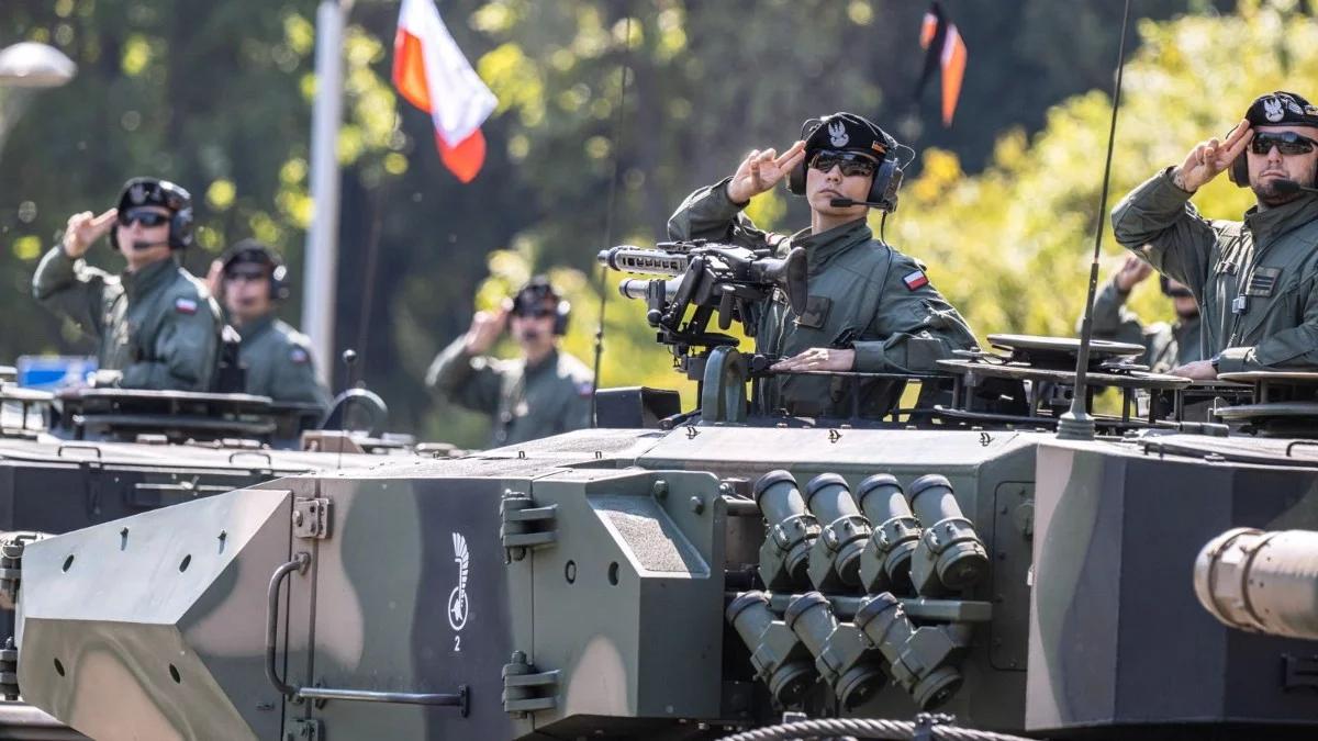 Rozbudowa armii. Gen. Kraszewski: na lądzie już potęga, trzeba opanować przestrzeń