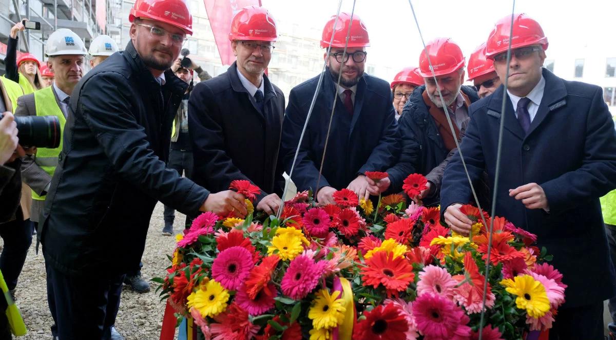 Na Nowym Nikiszowcu za rok pojawią się pierwsi mieszkańcy. Minister zawiesił wiechę