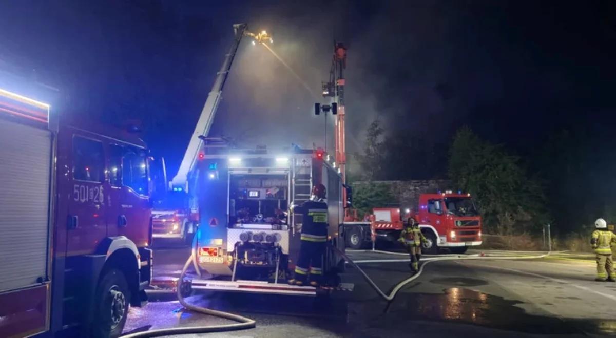 Pogórze. Pożar budynku na Pomorzu. Kłęby dymu widoczne nad całą Zatoką