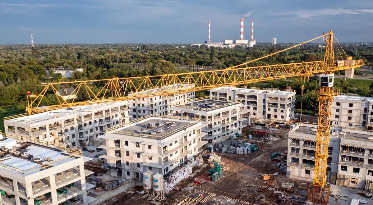 Tąpnięcie na rynku kredytów mieszkaniowych. Niemal o połowę mniej zapytań