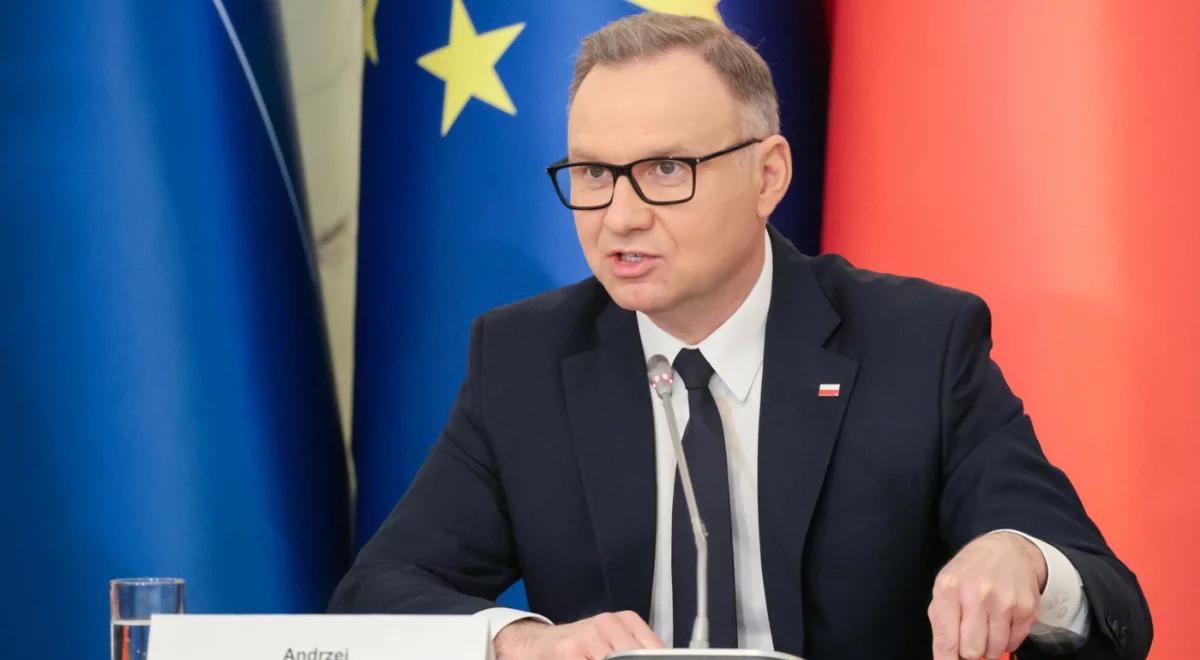 Duda ułaskawił łącznie 146 osób. Wśród nich Bąkiewicz i mężczyzna skazany za molestowanie córki