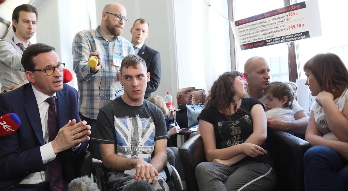 Premier zapowiada fundusz solidarnościowy dla niepełnosprawnych