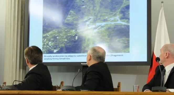Zespół Macierewicza: szczątki tupolewa przed brzozą