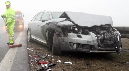 Są ranni w karambolu. A2 zablokowana