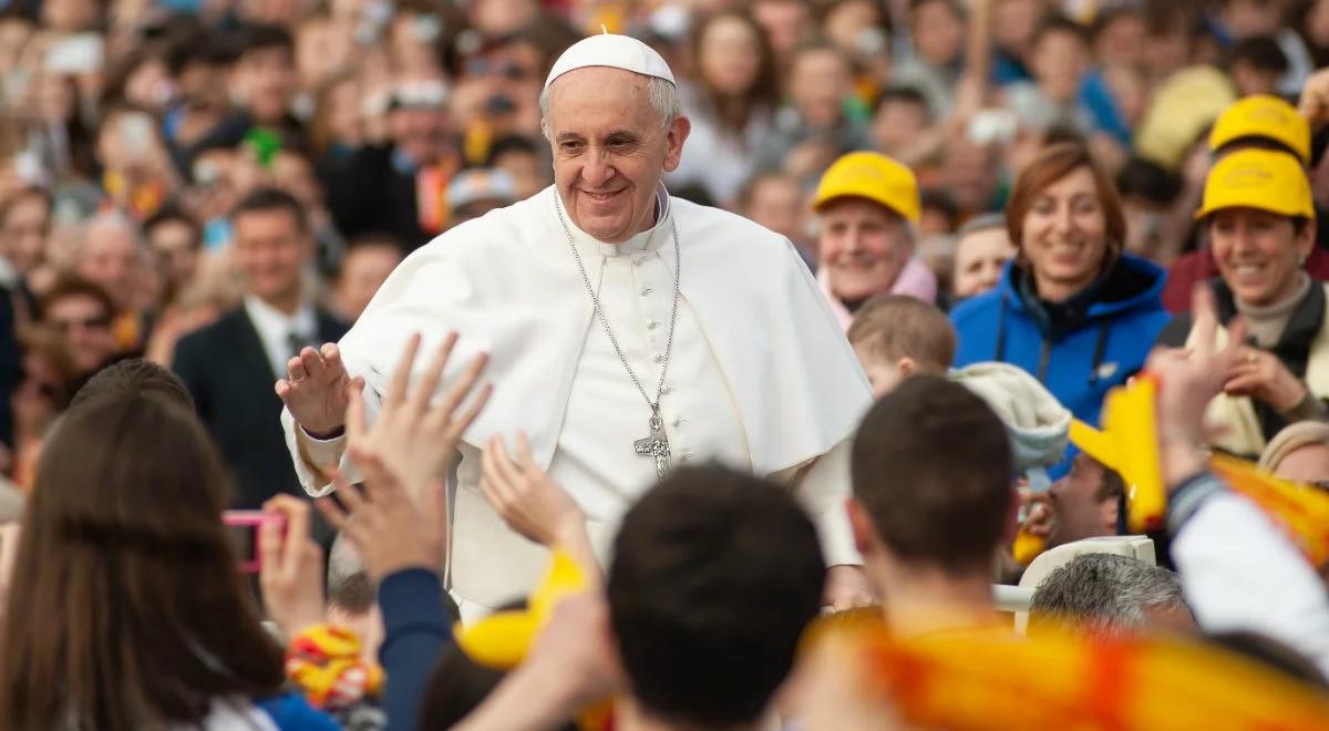 Papież Franciszek odwiedził historyczne miasto zniszczone w trzęsieniach ziemi