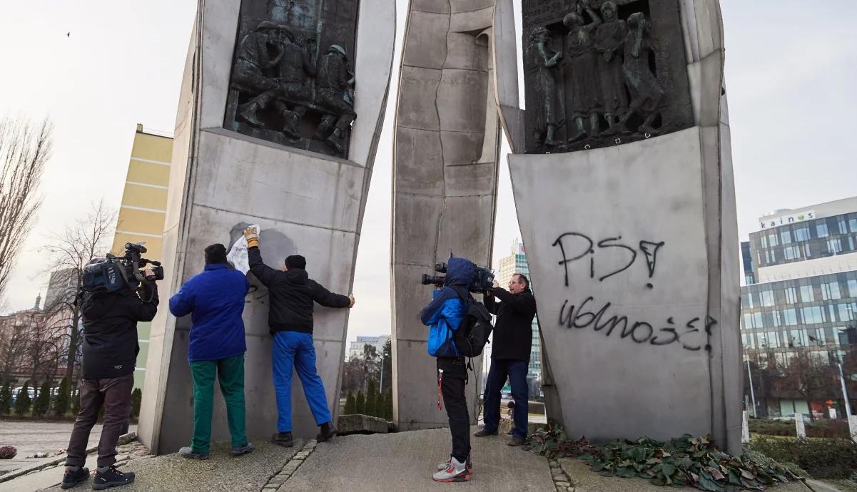 Zdewastowano Pomnik Poległych Stoczniowców w Gdańsku. Policja szuka sprawców