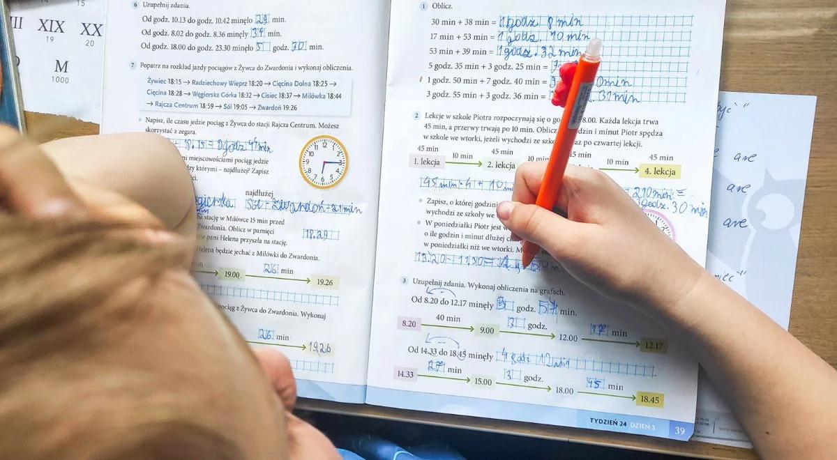 Czy powinny wrócić prace domowe? Polacy odpowiedzieli