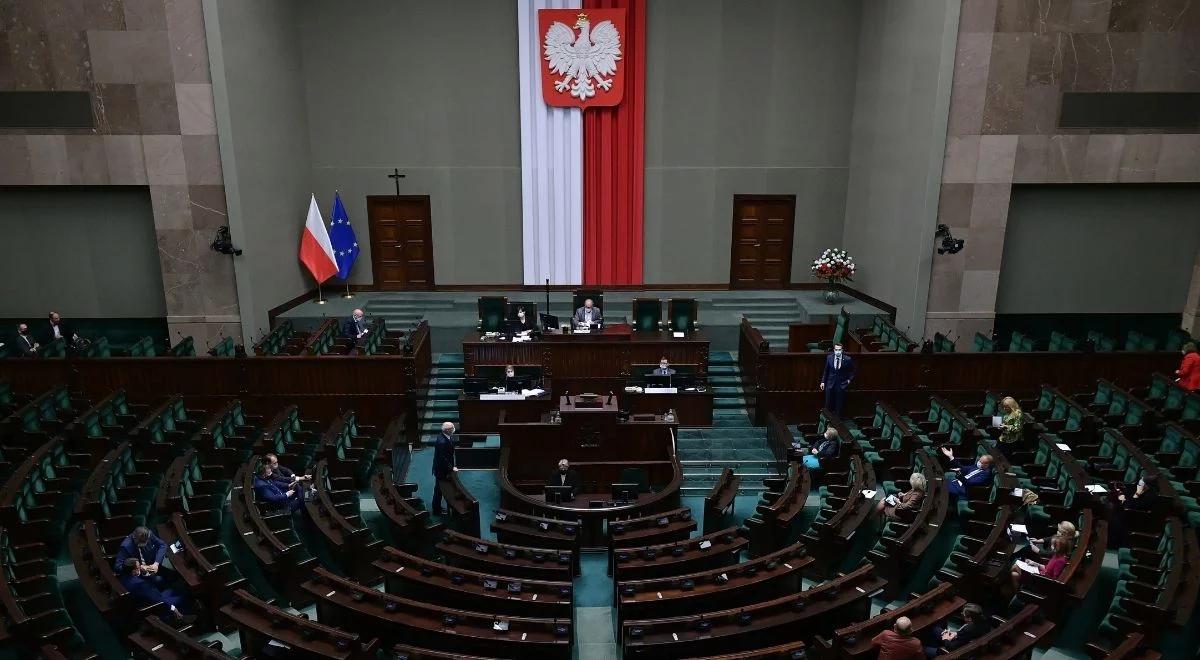 65 posłów zrobiło test na koronawirusa. Znamy wyniki