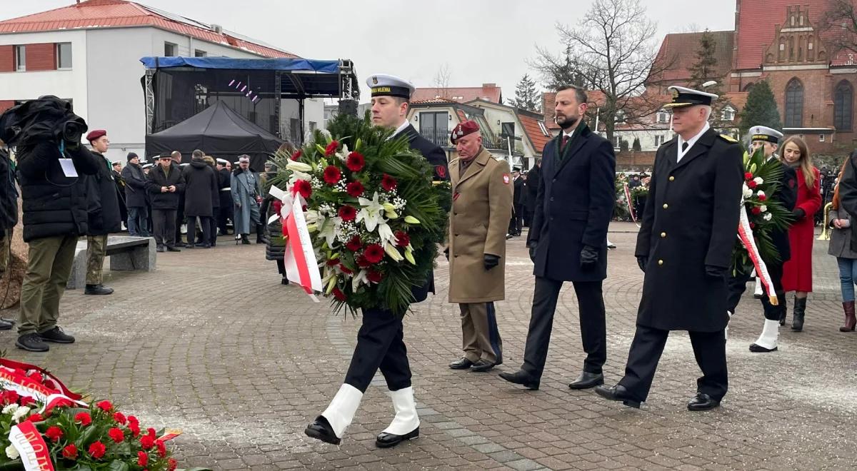 "Nie ma bezpieczeństwa bez Marynarki Wojennej". Szef MON w rocznicę Zaślubin Polski z Morzem