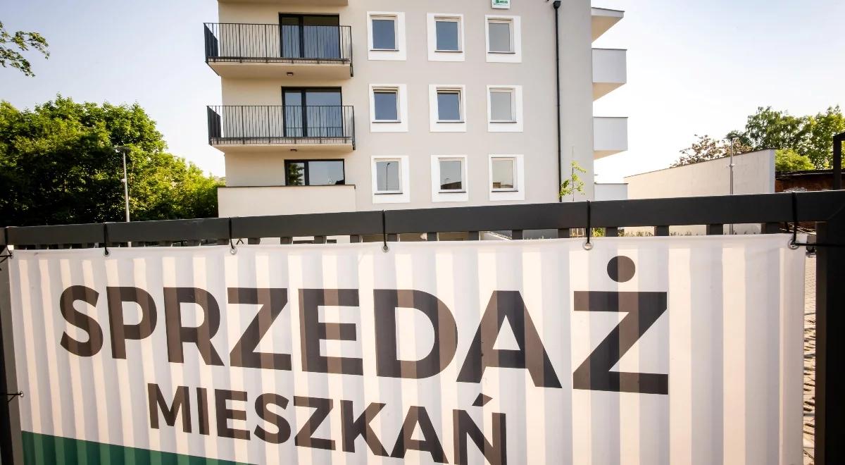 Sprzedaż mieszkań spadła. Ale ceny stoją