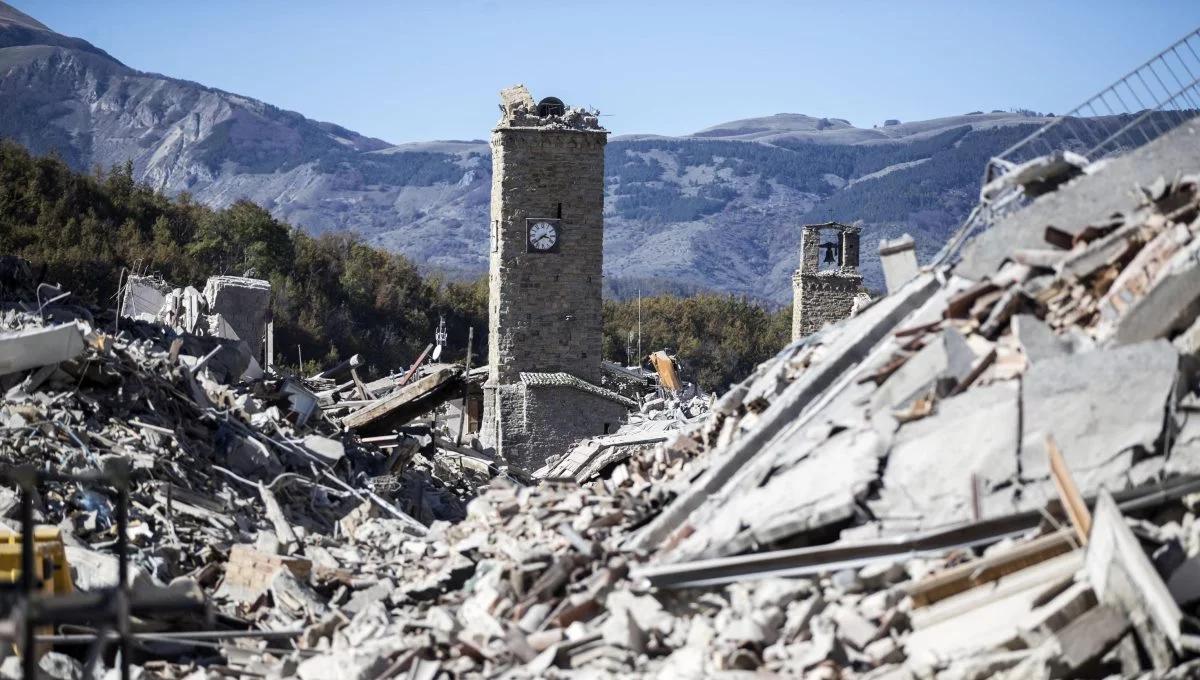 Trzęsienie ziemi we Włoszech. Tysiące ludzi bez dachu nad głową. "Epokowa migracja"