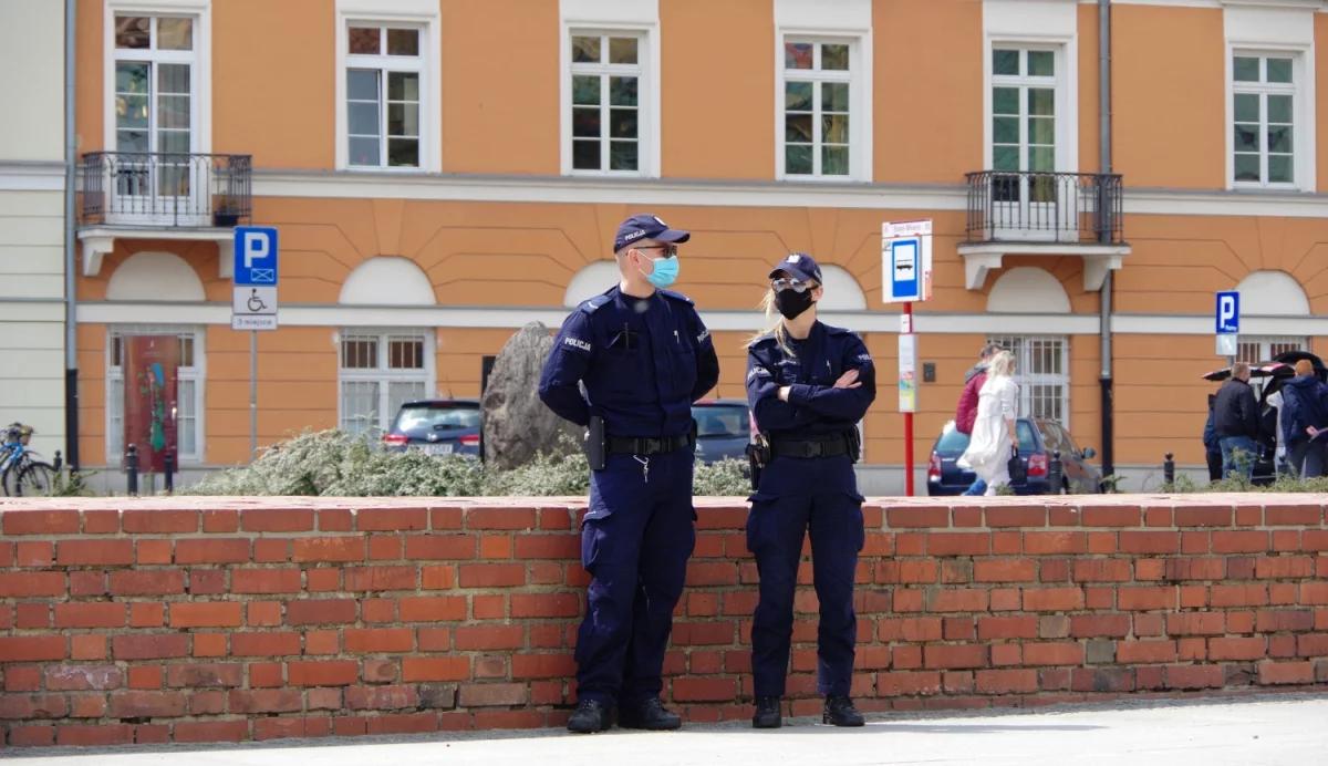 Wiemy, ile osób zostało ukaranych za brak noszenia maseczki. Oto nowe dane policji