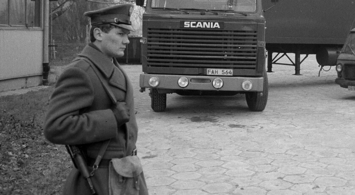 "Werbowano każdego, kto mógł okazać się przydatny w przyszłości". Historyk o charakterystyce służb PRL