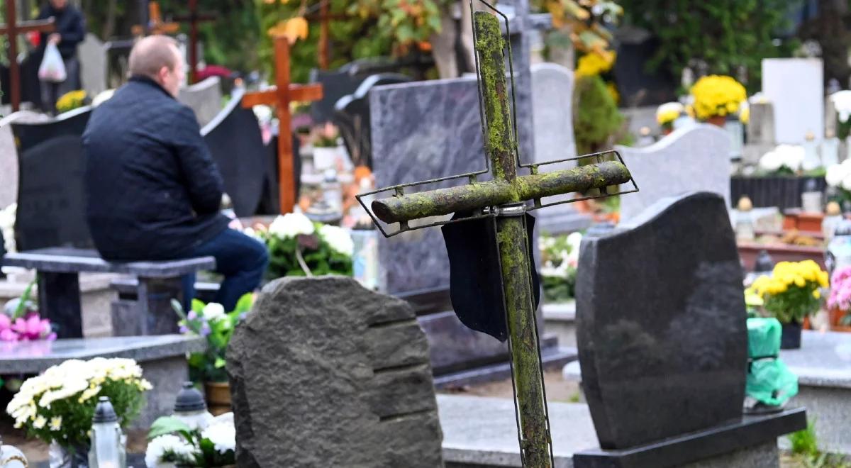 Wszystkich Świętych i Dzień Zaduszny. Ks. dr Waleńdzik: czcimy dziś zwycięstwo Jezusa Chrystusa w życiu świętych