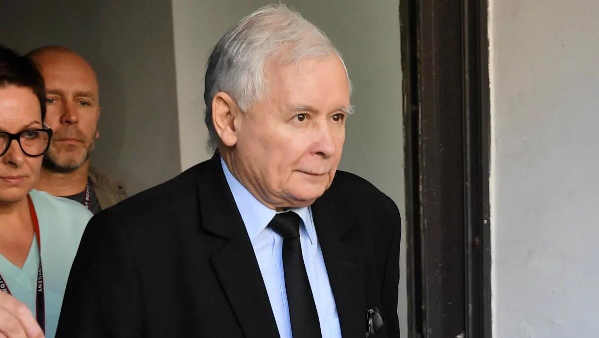 Jarosław Kaczyński wyszedł ze szpitala wojskowego przy ulicy Szaserów