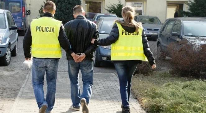 Nagrywał i szantażował prostytutki. 46-latek z zarzutami