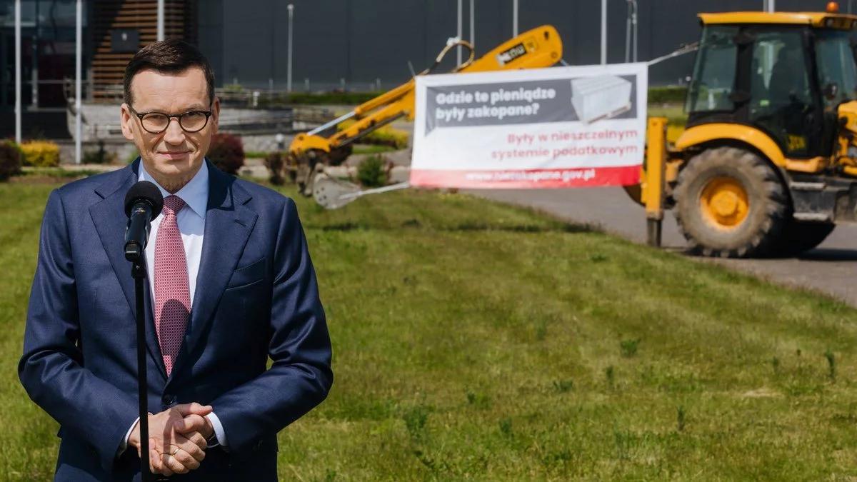 Premier Morawiecki: za czasów PO bezrobocie było rekordowe. "Nie można oddać swego losu w ręce partaczy"