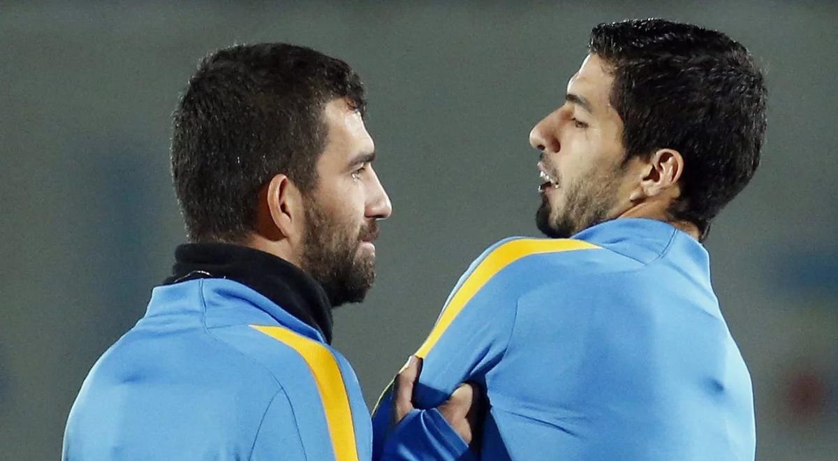 Primera Division: Arda Turan i Aleix Vidal gotowi do gry. Kibice Barcelony długo czekali na tę chwilę