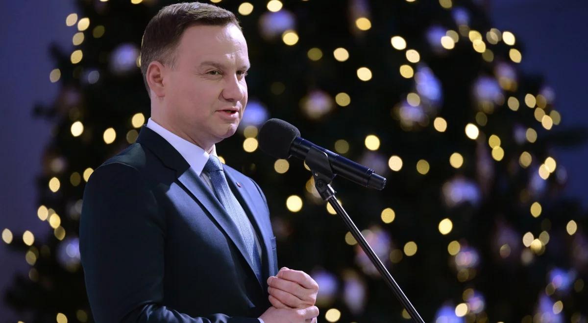 Prezydent Andrzej Duda liderem rankingu zaufania wśród polityków