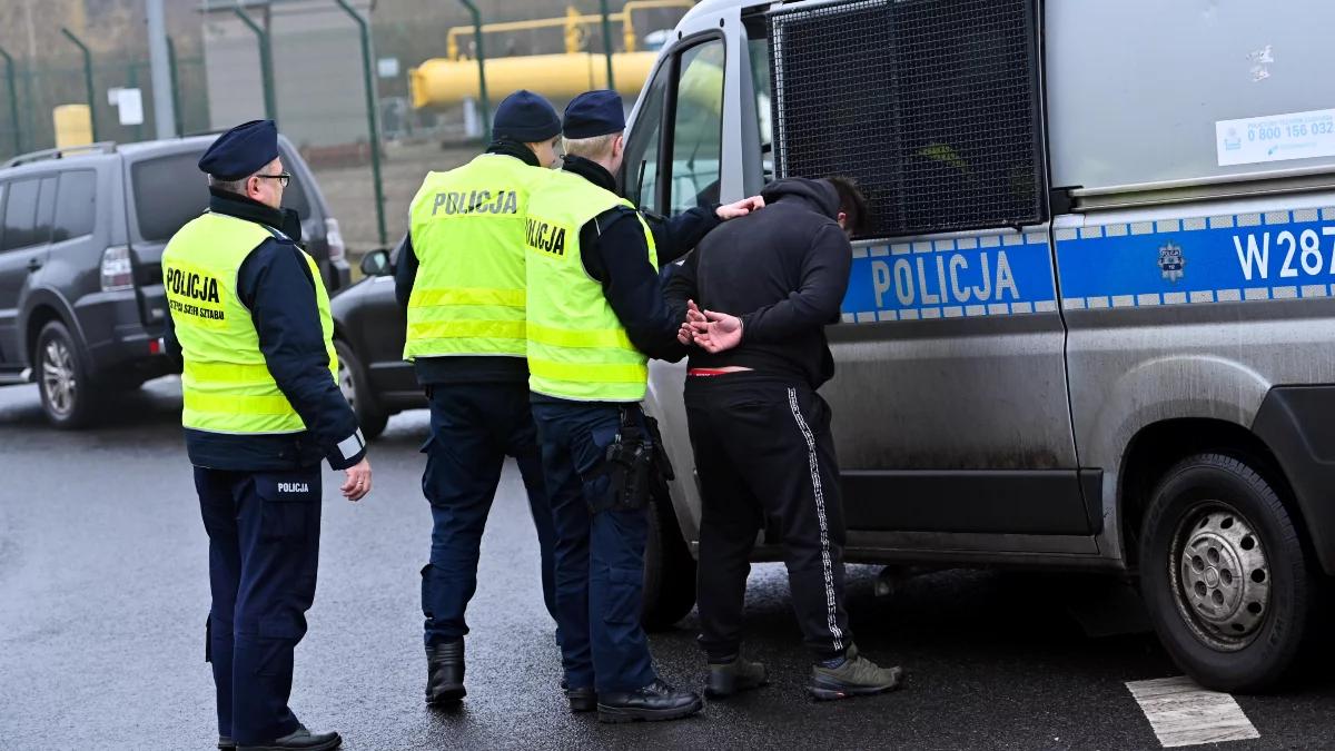 Krwawa bójka w Szczecinie, jeden z uczestników nie żyje. Poszło o kobietę
