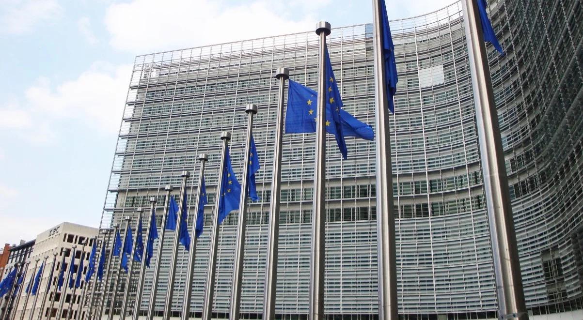 Publicyści o działaniach Komisji Europejskiej wobec Polski