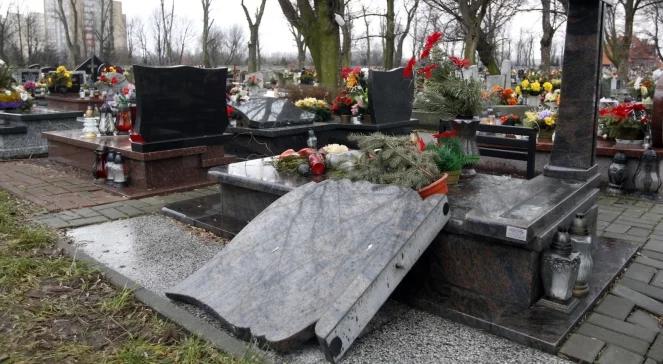 Zniszczone groby w Katowicach. Szukają sprawców