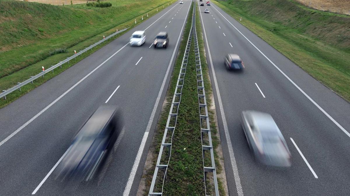 Przekraczasz prędkość, jadąc z dziećmi na wakacje? Taką cenę naprawdę płacisz