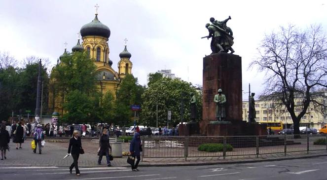 Radzieckie pomniki muszą zniknąć