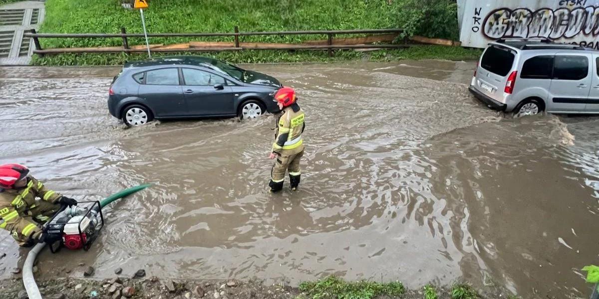 Dantejskie sceny na południu Polski. Podtopione ulice i budynki