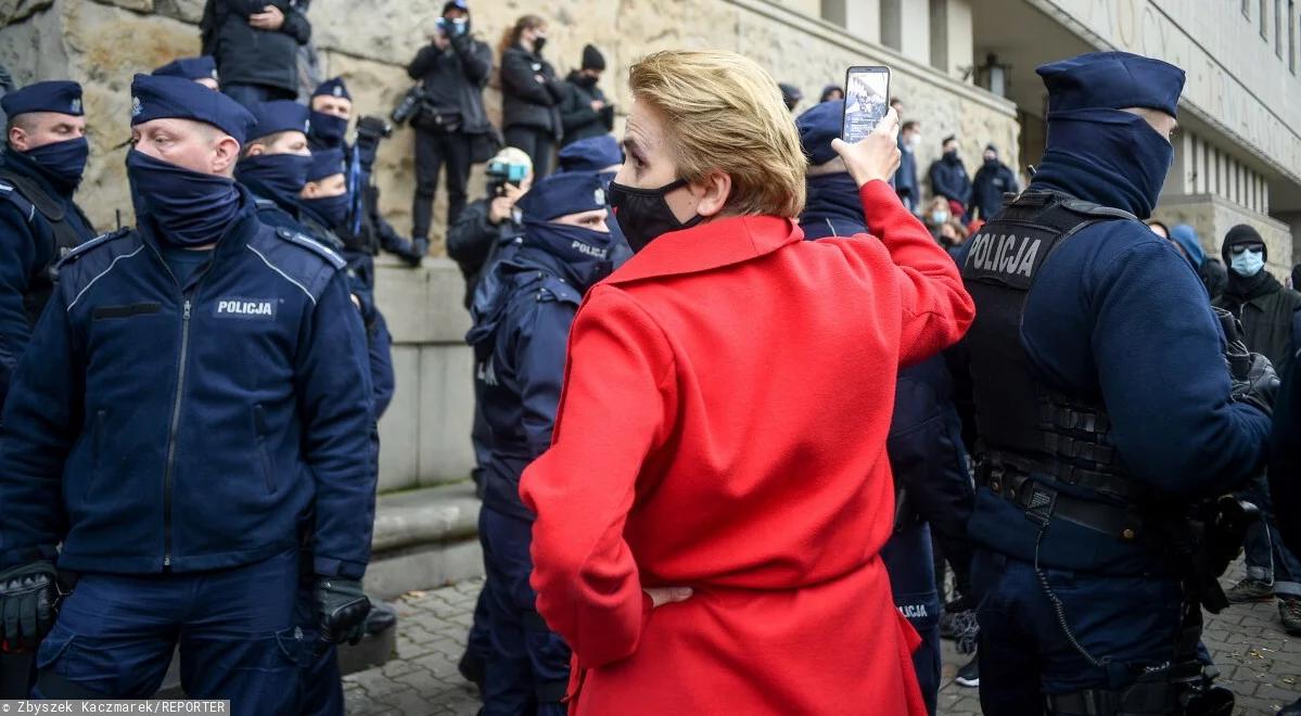  Ujawnienie danych funkcjonariusza oraz groźby pod adresem policjantów. Prokuratura wszczęła śledztwo