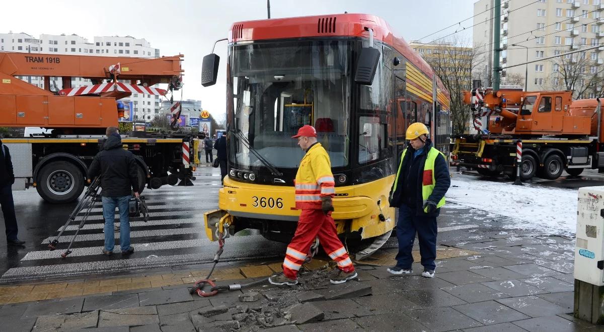 Wypadki tramwajów w Warszawie i Bydgoszczy. Są ranni