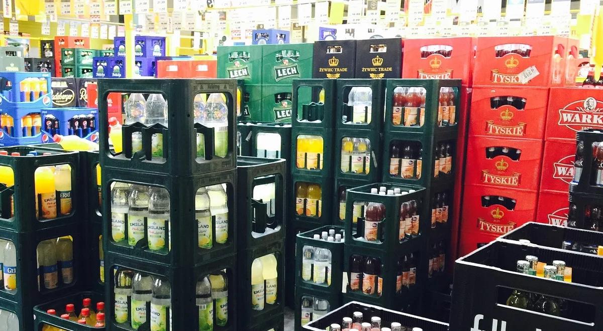 Ograniczenia w sprzedaży i piciu alkoholu: zakazy w gminach, picia w miejscach publicznych