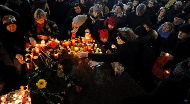 Czarna niedziela w Czechach. Ludzie nie wstydzą się łez
