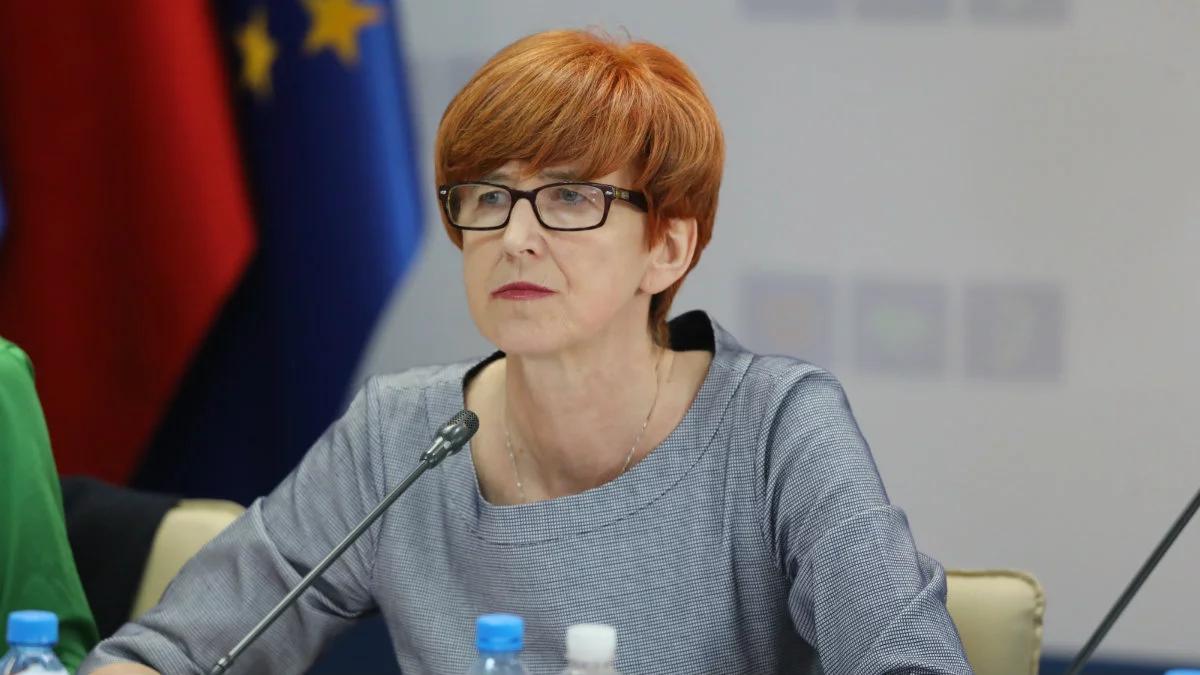 Elżbieta Rafalska: ustawowe zrównanie renty socjalnej z rentą minimalną