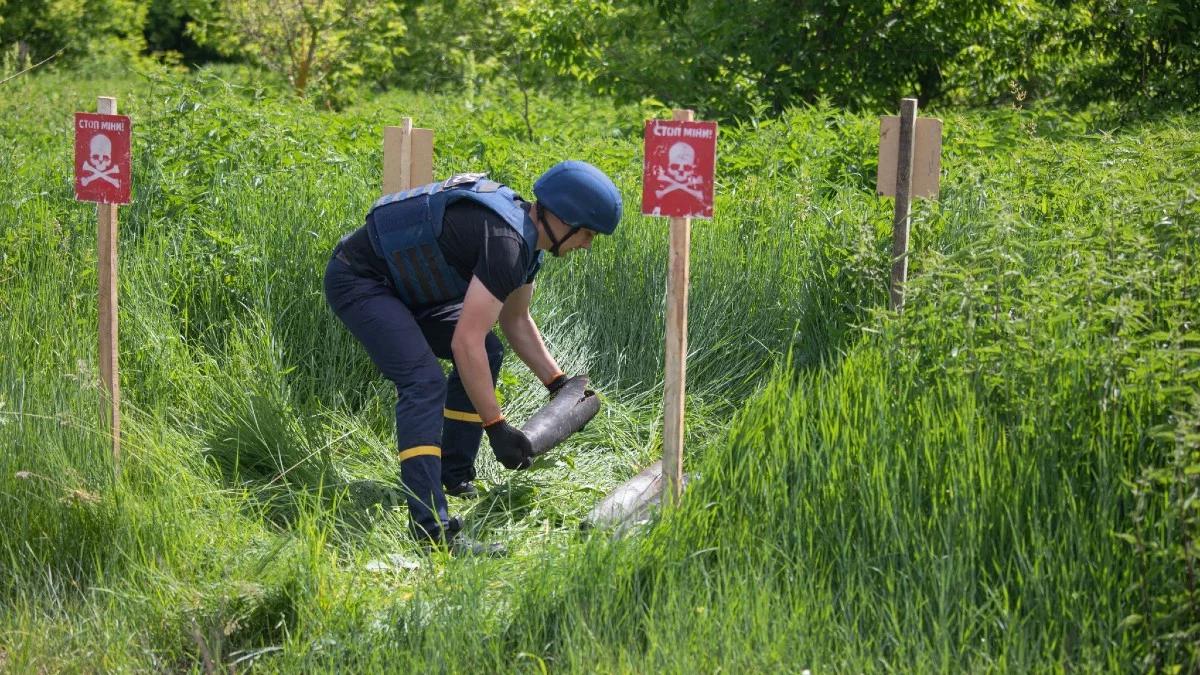 "Wyrzucają ludność z domów". Rosjanie minują kolejne terytoria Ukrainy