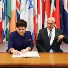 Francja. Premier Szydło spotyka się z Macronem 