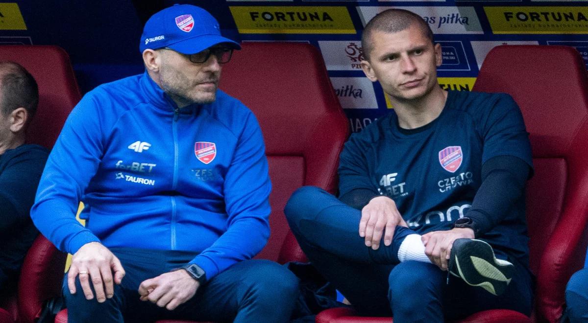 Ekstraklasa. Właściciel Rakowa podjął decyzję w sprawie trenera. Dostało się też piłkarzom