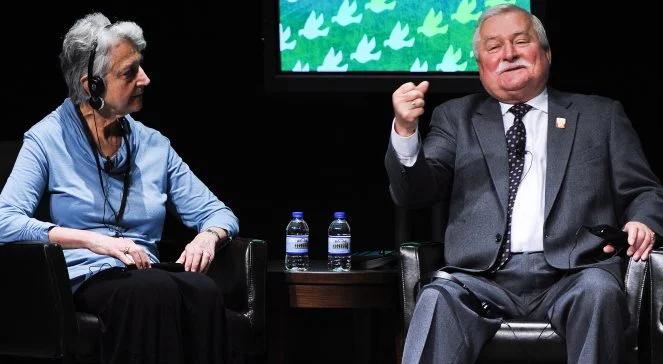 Lech Wałęsa bryluje na szczycie noblistów