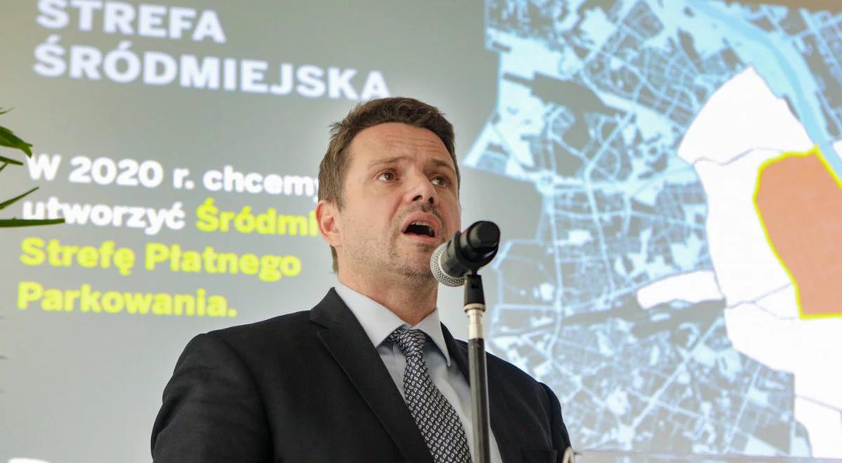 Kontrowersyjne decyzje i szereg kryzysów. "Trudny" rok R. Trzaskowskiego