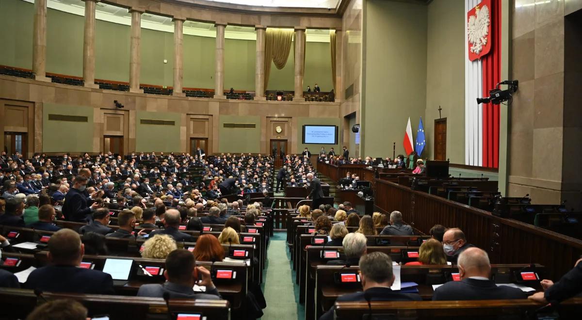 Zjednoczona Prawica na prowadzeniu, sześć partii w Sejmie. Sprawdź wyniki nowego sondażu