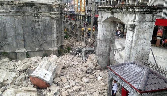 Silne trzęsienie ziemi na Filipinach. Kilkaset ofiar